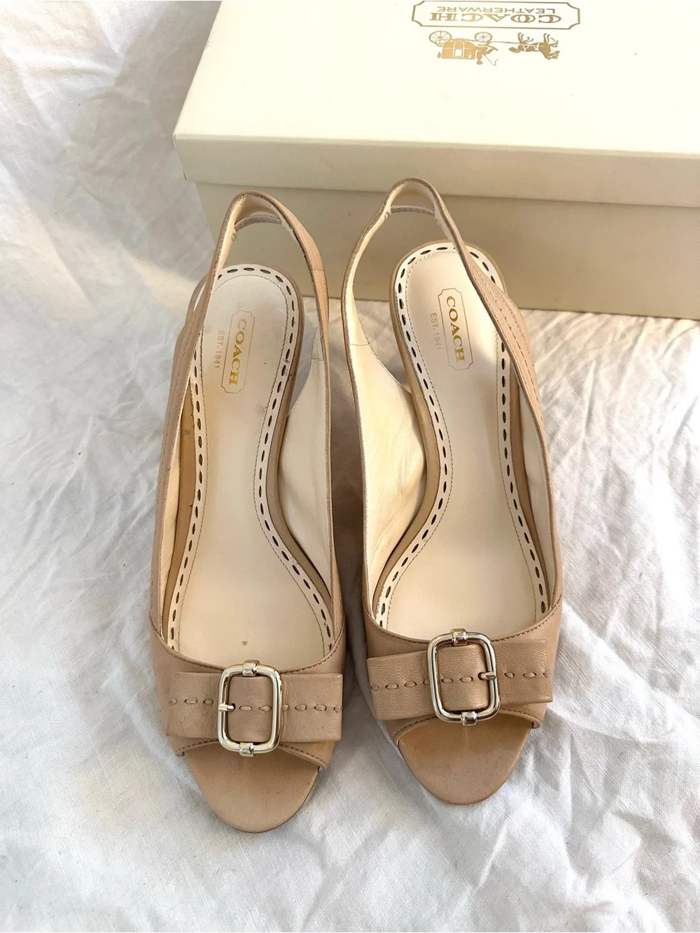 Coach elegant nude